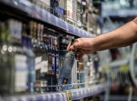 Путину предложат ограничить продажу алкоголя в жилых районах
